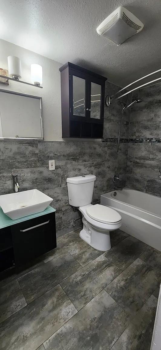 LITTLE RIVER GARDENS - Residential Lease