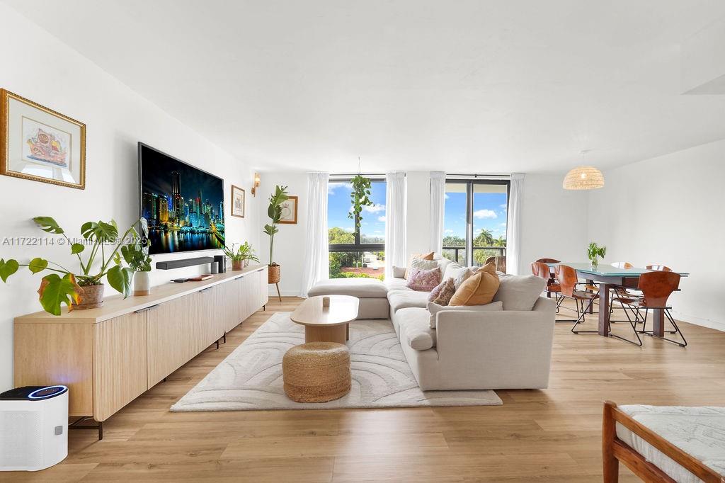 GUILDFORD CONDO - Residential