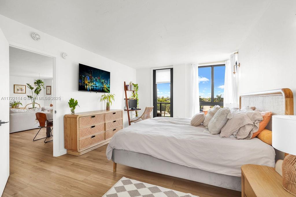 GUILDFORD CONDO - Residential