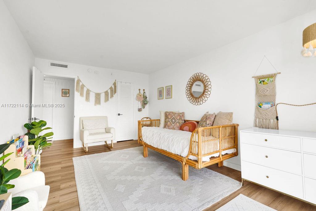 GUILDFORD CONDO - Residential