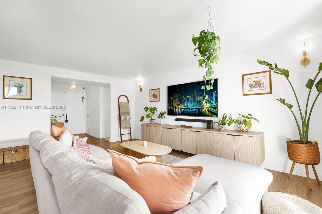 GUILDFORD CONDO - Residential