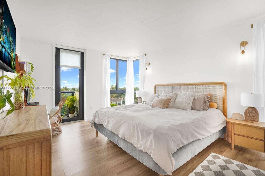 GUILDFORD CONDO - Residential