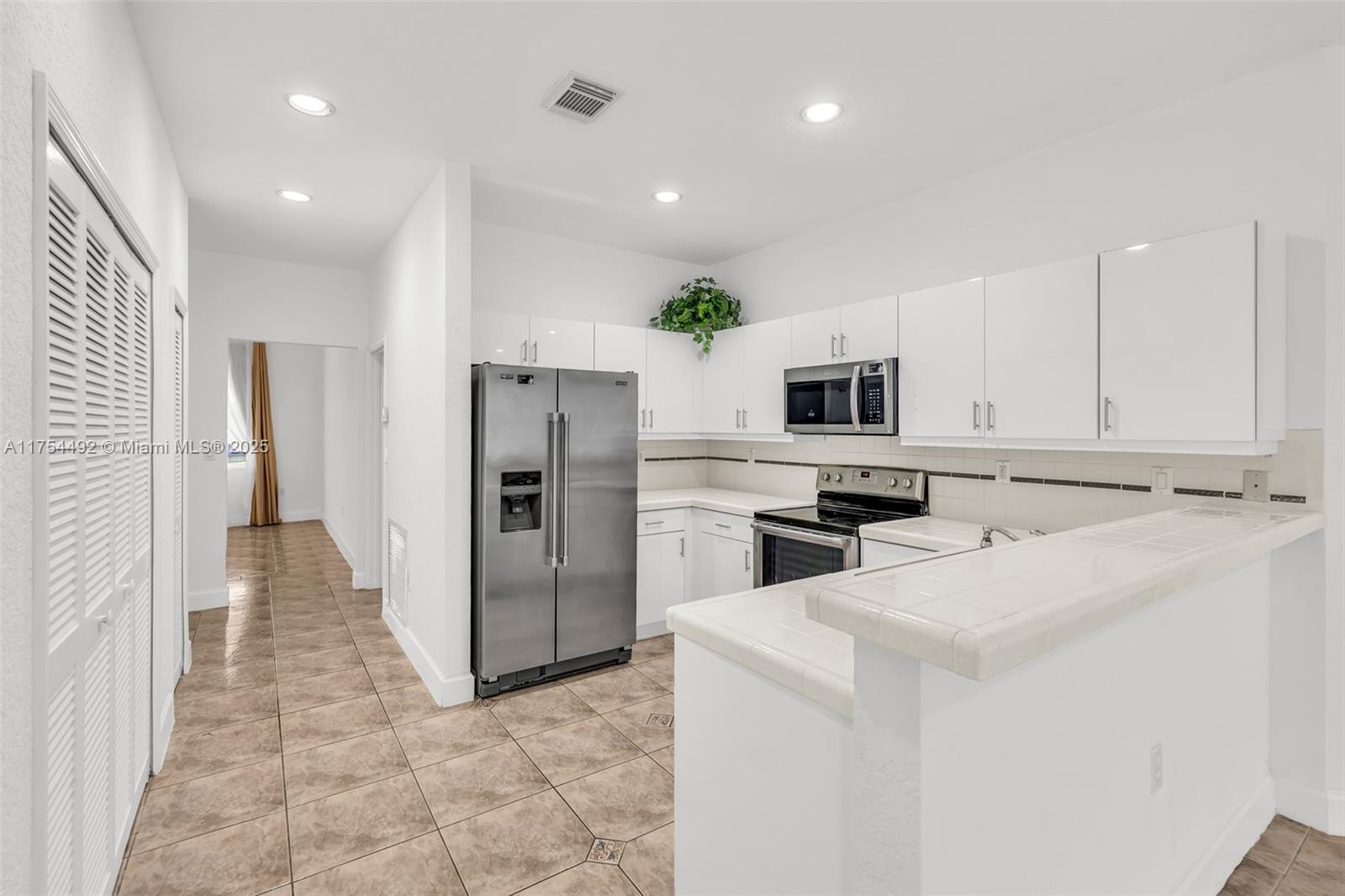 CORSICA PLACE - Residential