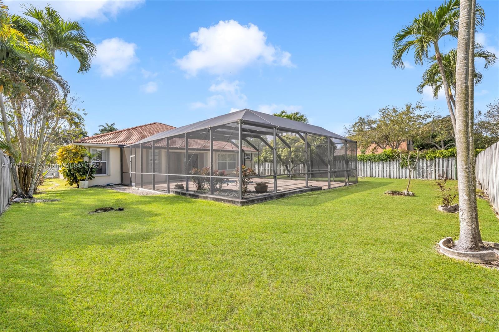 CORSICA PLACE - Residential