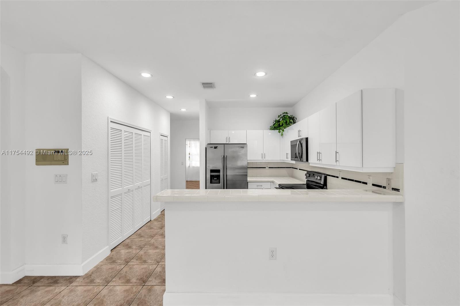 CORSICA PLACE - Residential