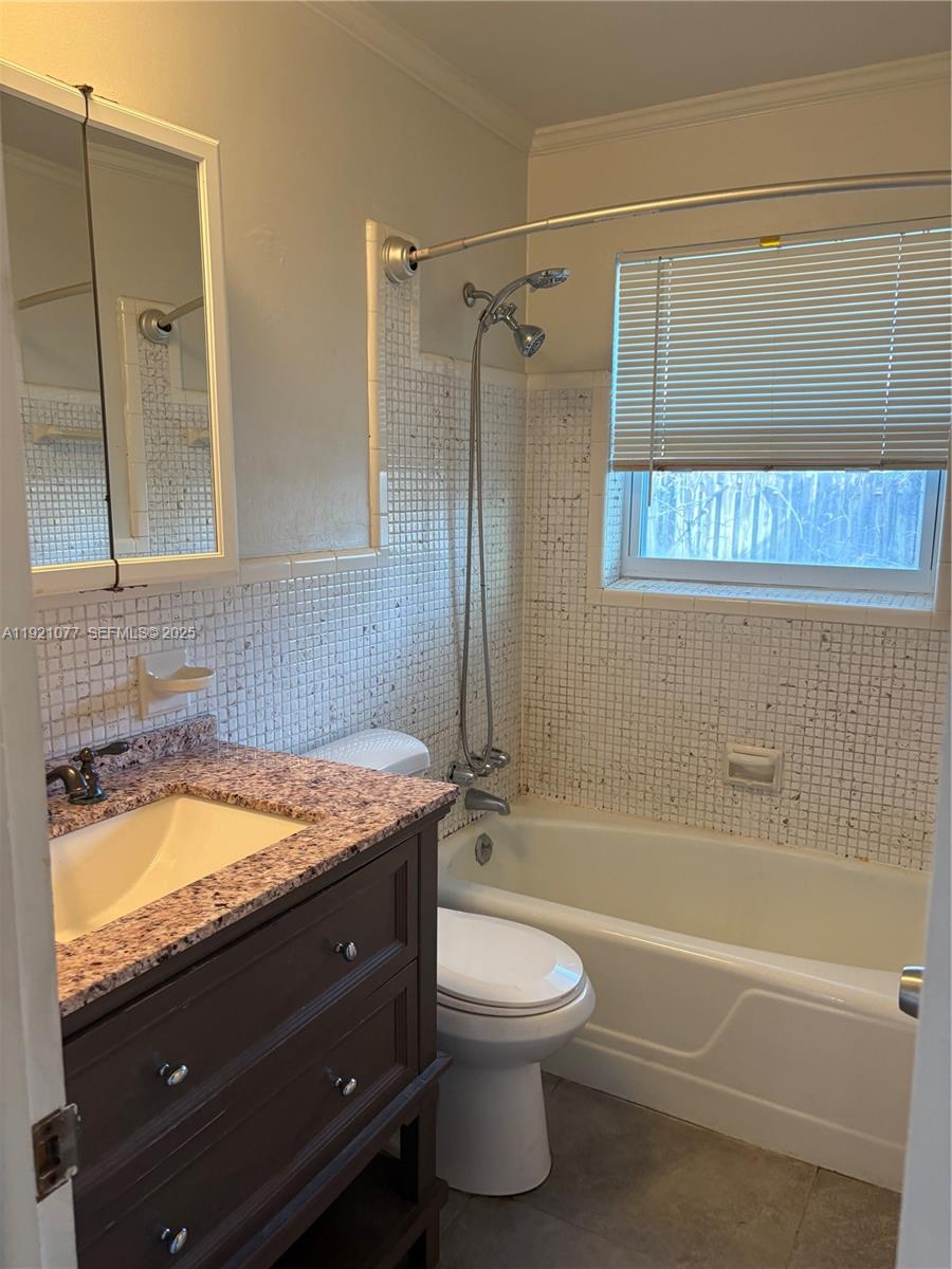 HOLLYWOOD HILLS - Residential Lease