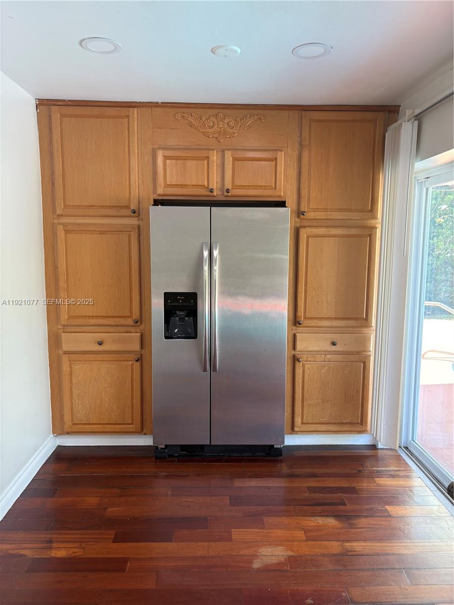 HOLLYWOOD HILLS - Residential Lease