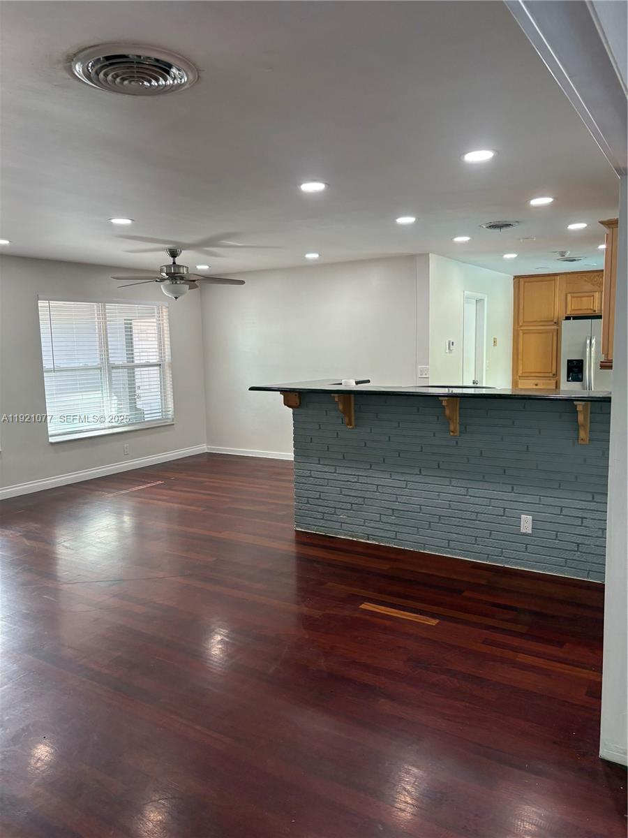 HOLLYWOOD HILLS - Residential Lease