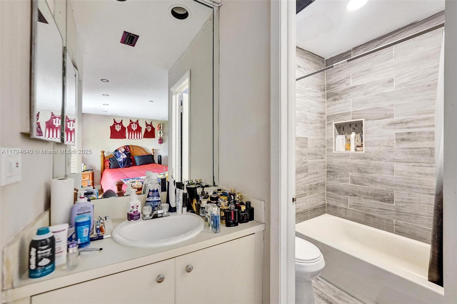 VILLAGER TOWNHOMES - Residential