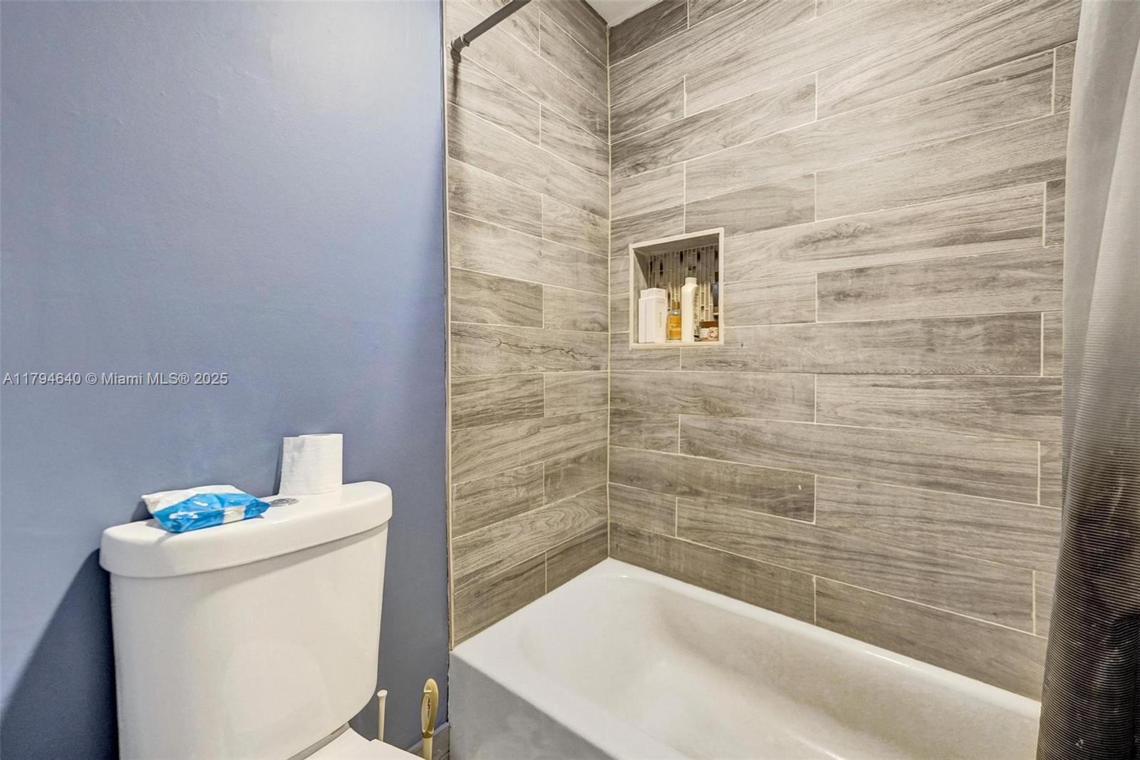 VILLAGER TOWNHOMES - Residential