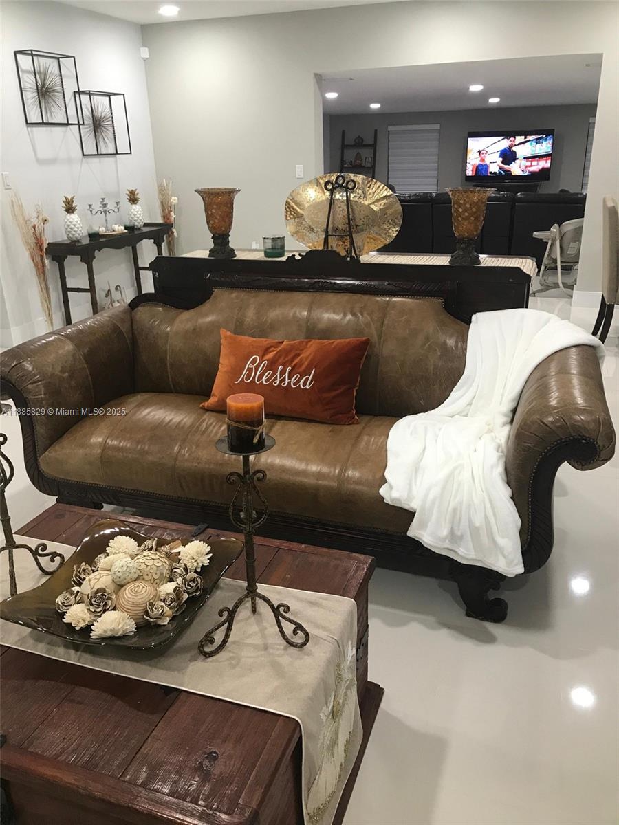 CAROL CITY - Residential