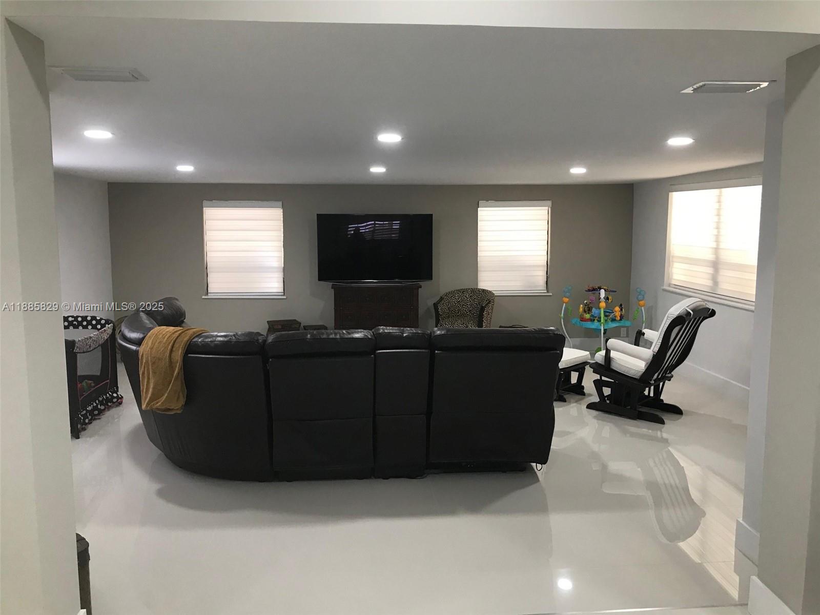 CAROL CITY - Residential