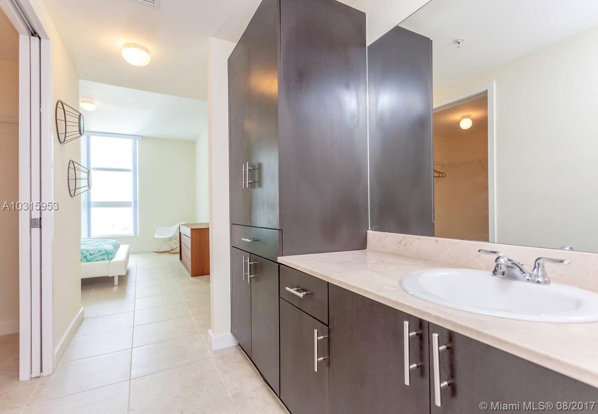 RIVER OAKS MARINA TOWER - Residential Lease