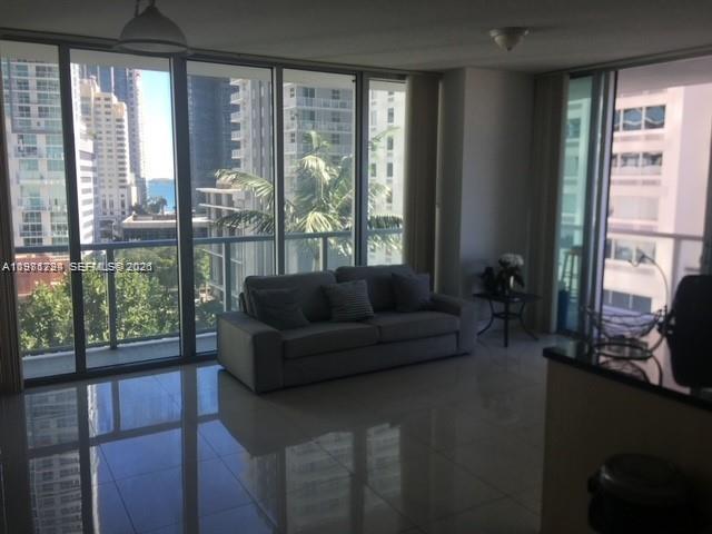 THE AXIS ON BRICKELL COND - Residential Lease