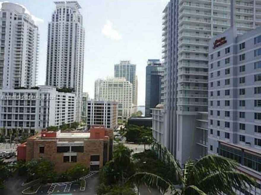 BEAUTIFUL 2BED / 2 BATH CORNER UNIT IN DESIRED AXIS AT BRICKELL! TOP OF THE LINE FINISHES AND GREAT AMENITIES FOR YOU TO ENJOY! NEW TILE FLOOR! ASSIGNED PARKING SPACE. NEW ESSENTIAL LIGHT FILTERING DUAL BLIND / SHADES WITH MODERN LOOK AND FUNCTIONAL.