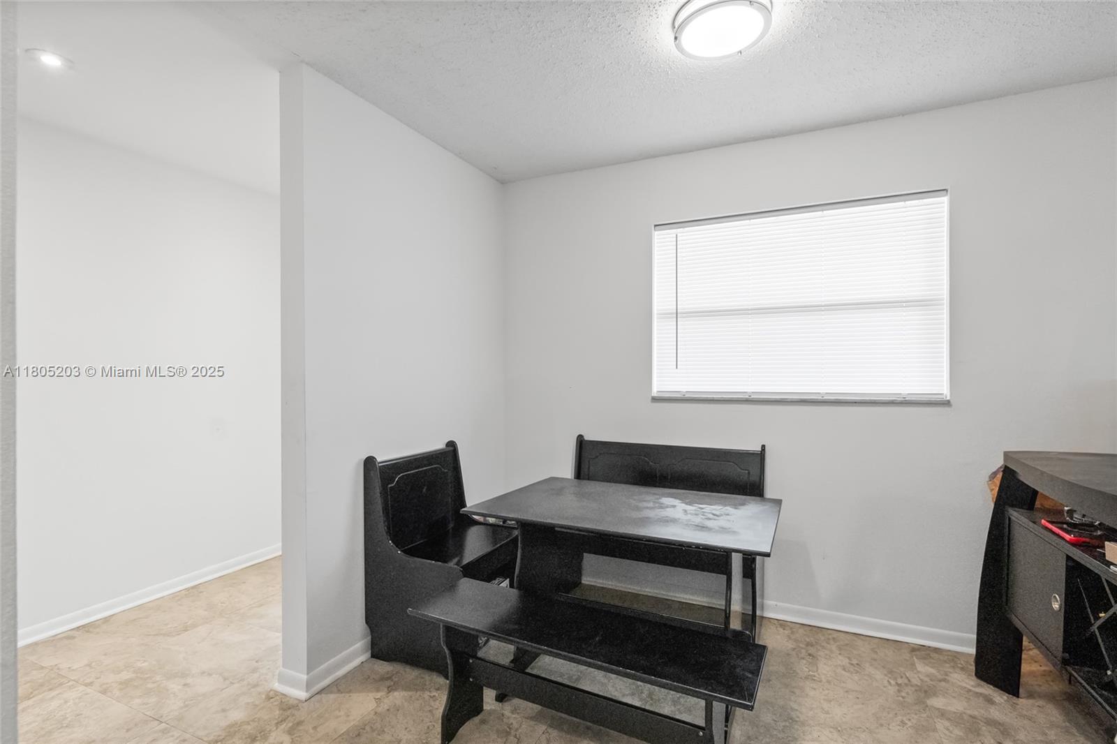 LA PLACIDA SECTION 1 COND - Residential