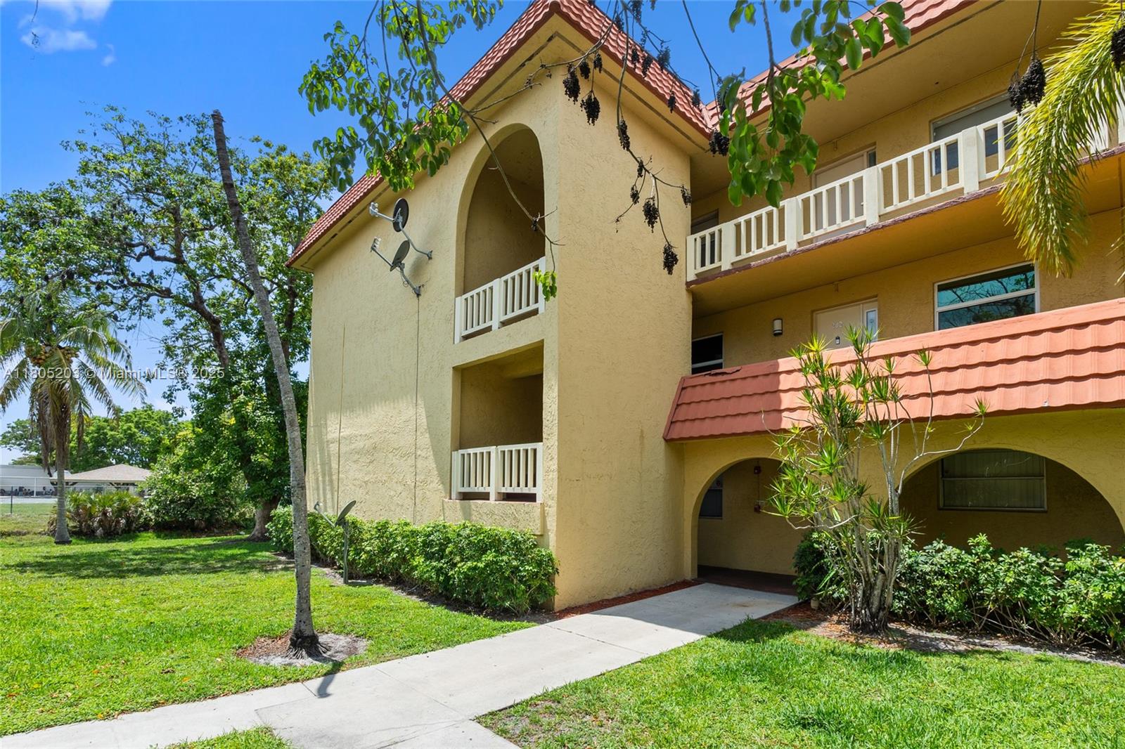 LA PLACIDA SECTION 1 COND - Residential