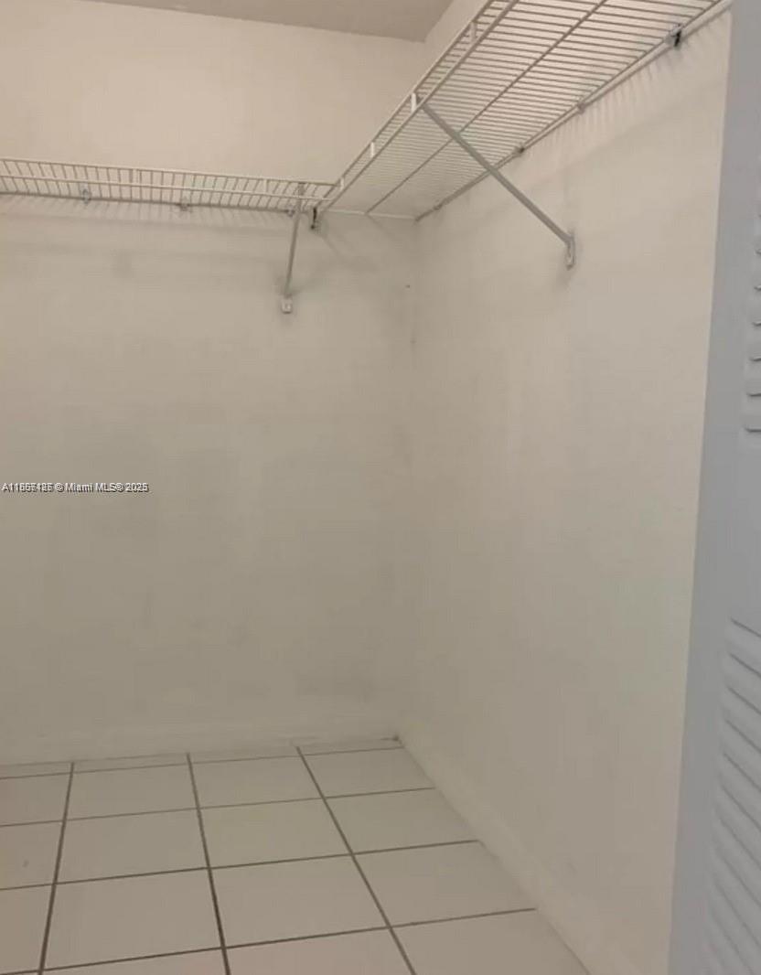 GASO CONDO - Residential