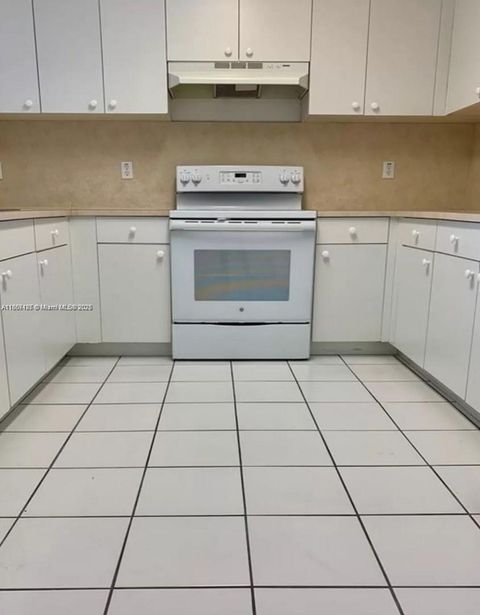 1627 NW 18th St 304 Miami FL 33125