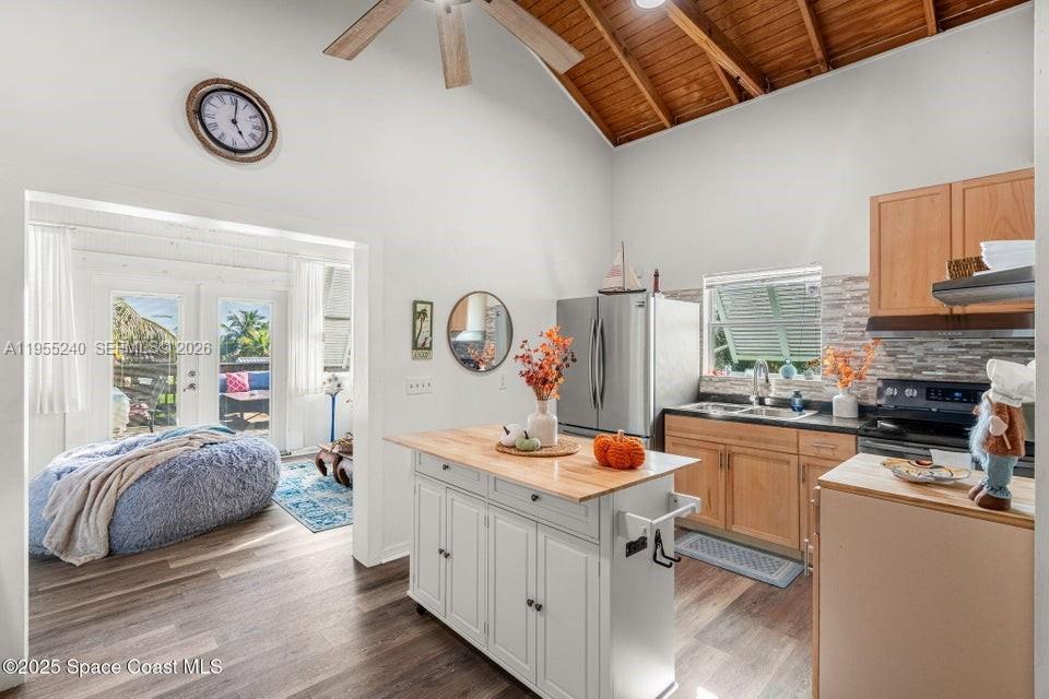 V I P Vacation Island - Residential