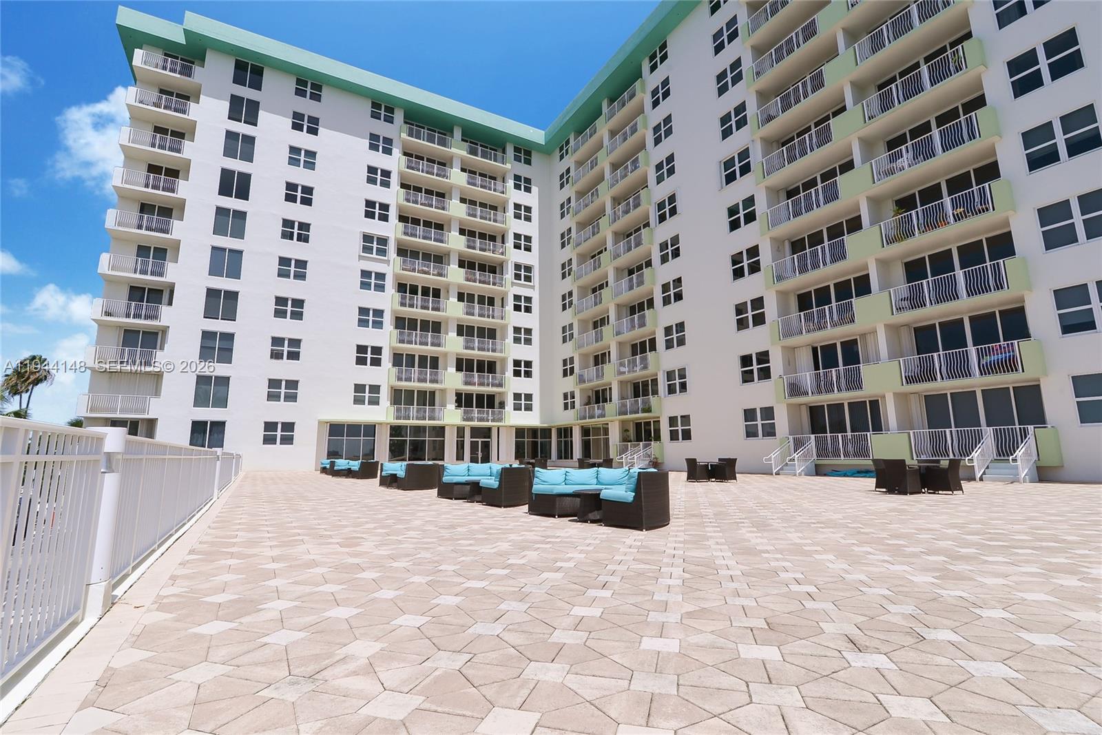 ISLAND POINTE CONDO - Residential