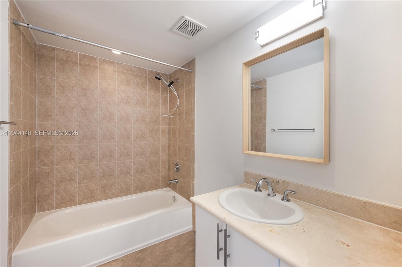 ISLAND POINTE CONDO - Residential