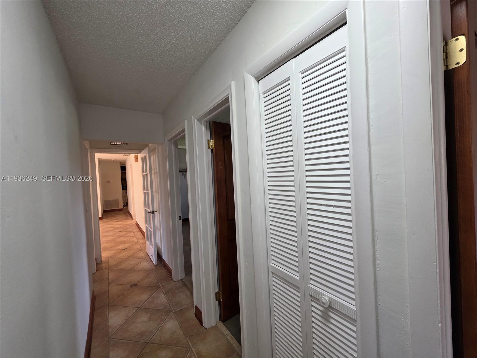 KENDALE LAKES SEC EIGHT - Residential
