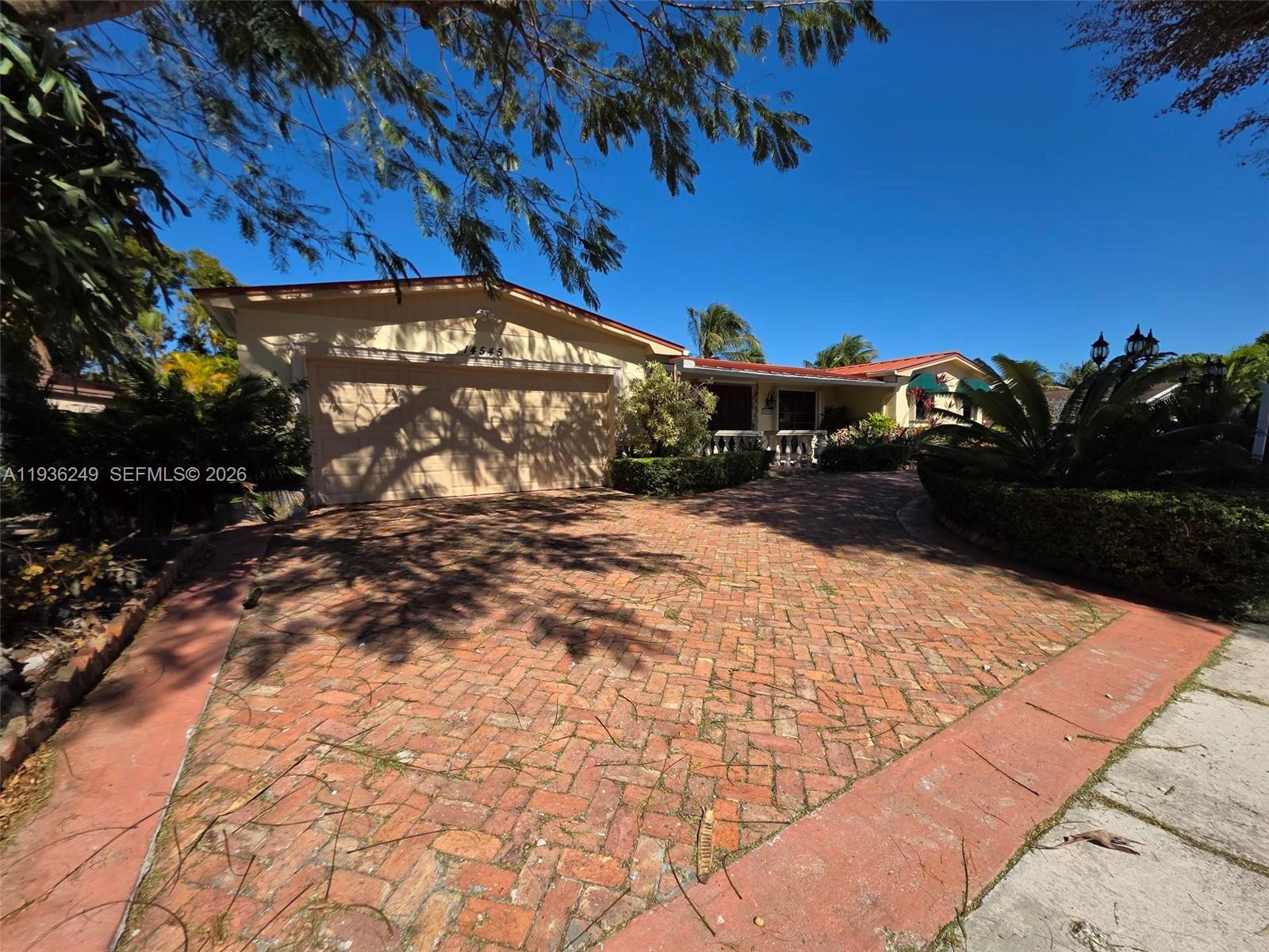 KENDALE LAKES SEC EIGHT - Residential