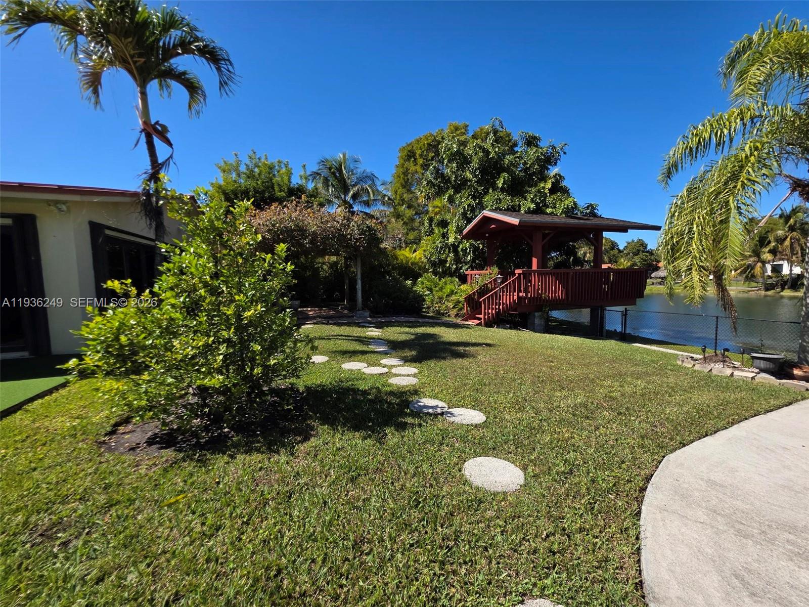 KENDALE LAKES SEC EIGHT - Residential