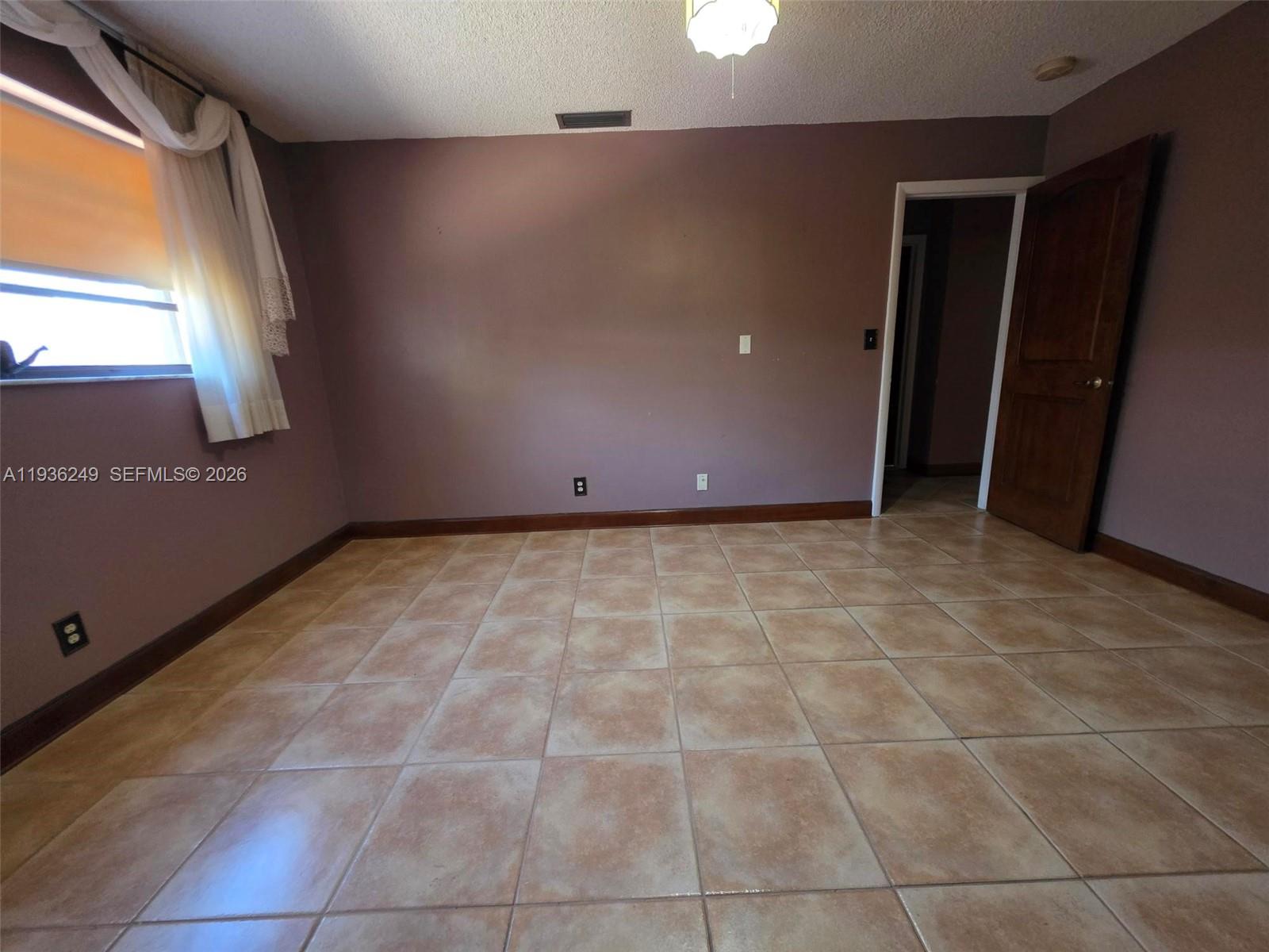 KENDALE LAKES SEC EIGHT - Residential