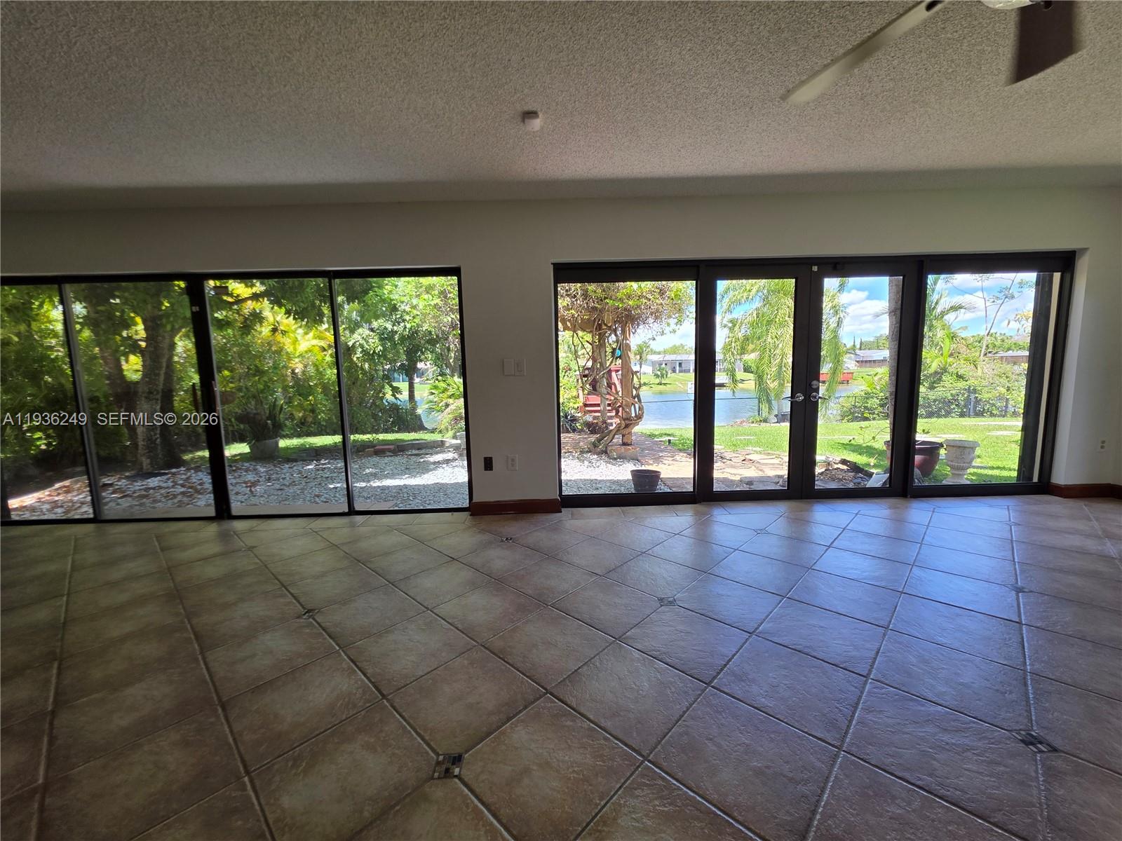 KENDALE LAKES SEC EIGHT - Residential