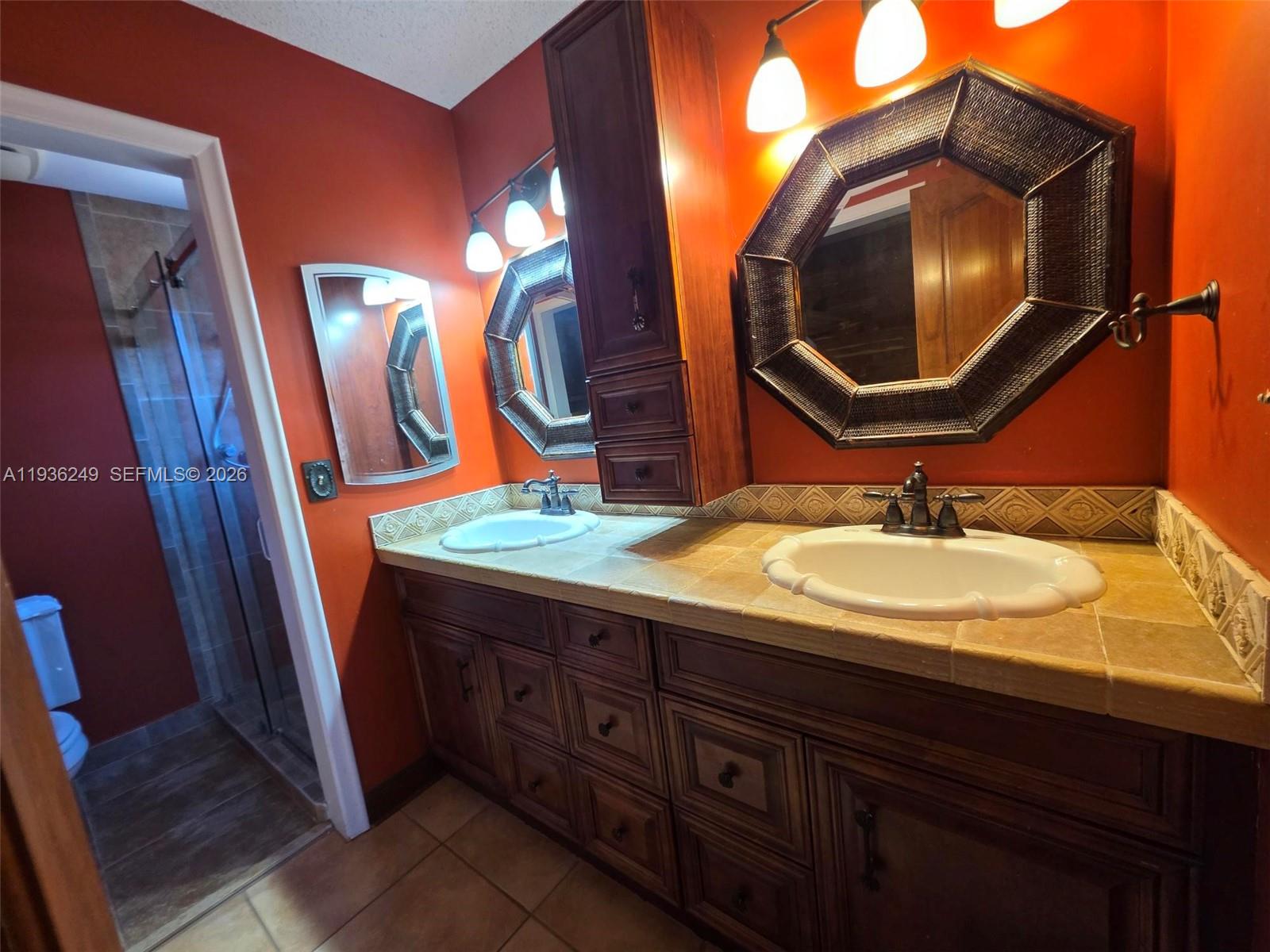 KENDALE LAKES SEC EIGHT - Residential