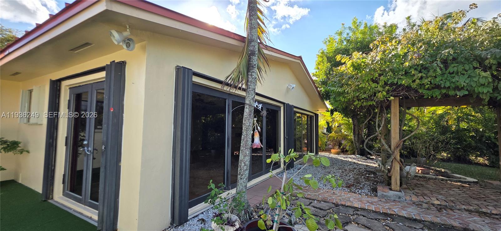 KENDALE LAKES SEC EIGHT - Residential