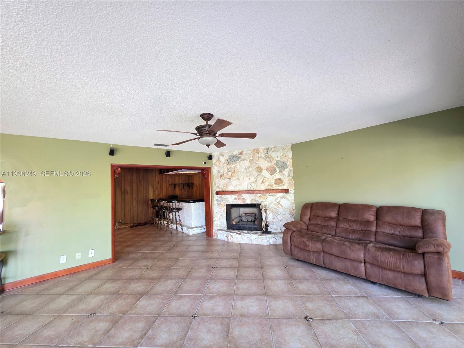 KENDALE LAKES SEC EIGHT - Residential