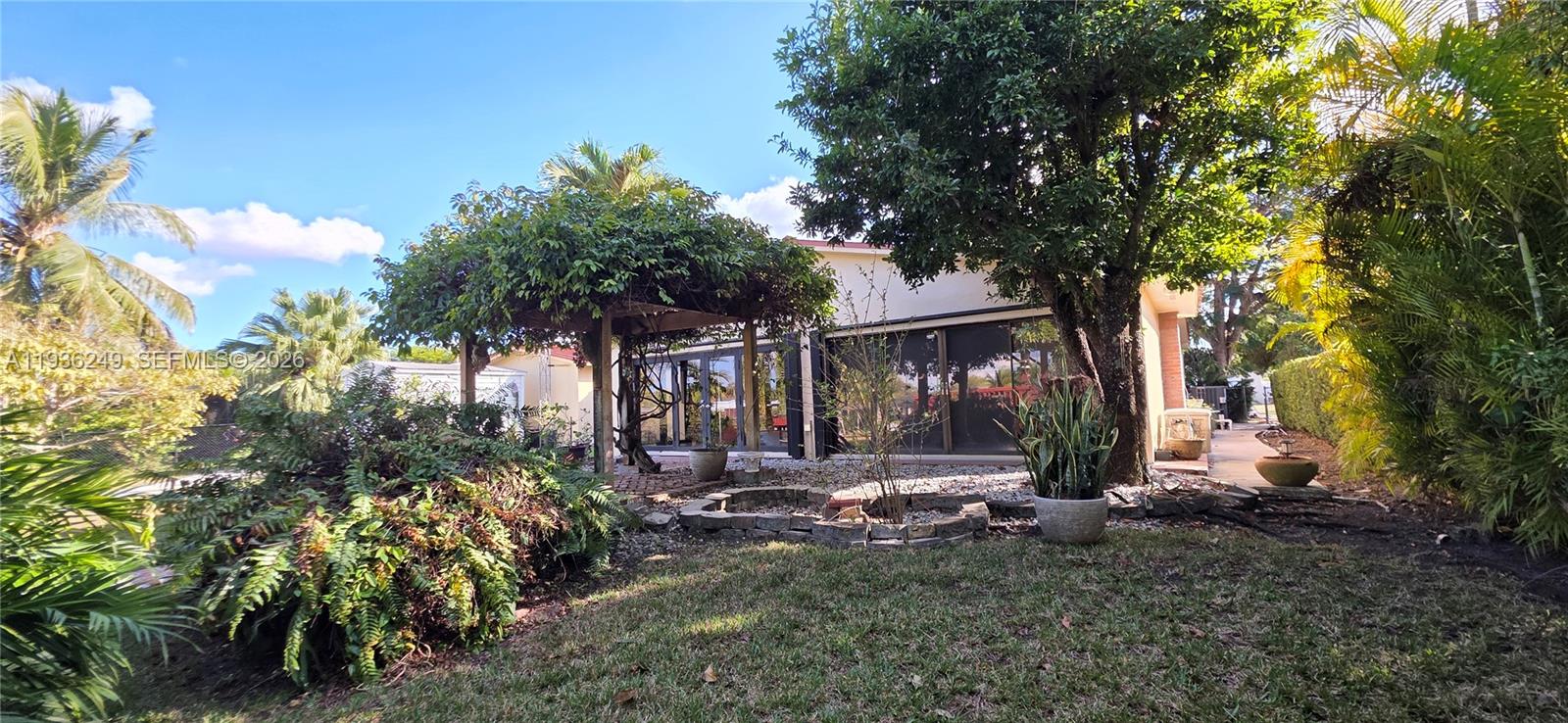 KENDALE LAKES SEC EIGHT - Residential