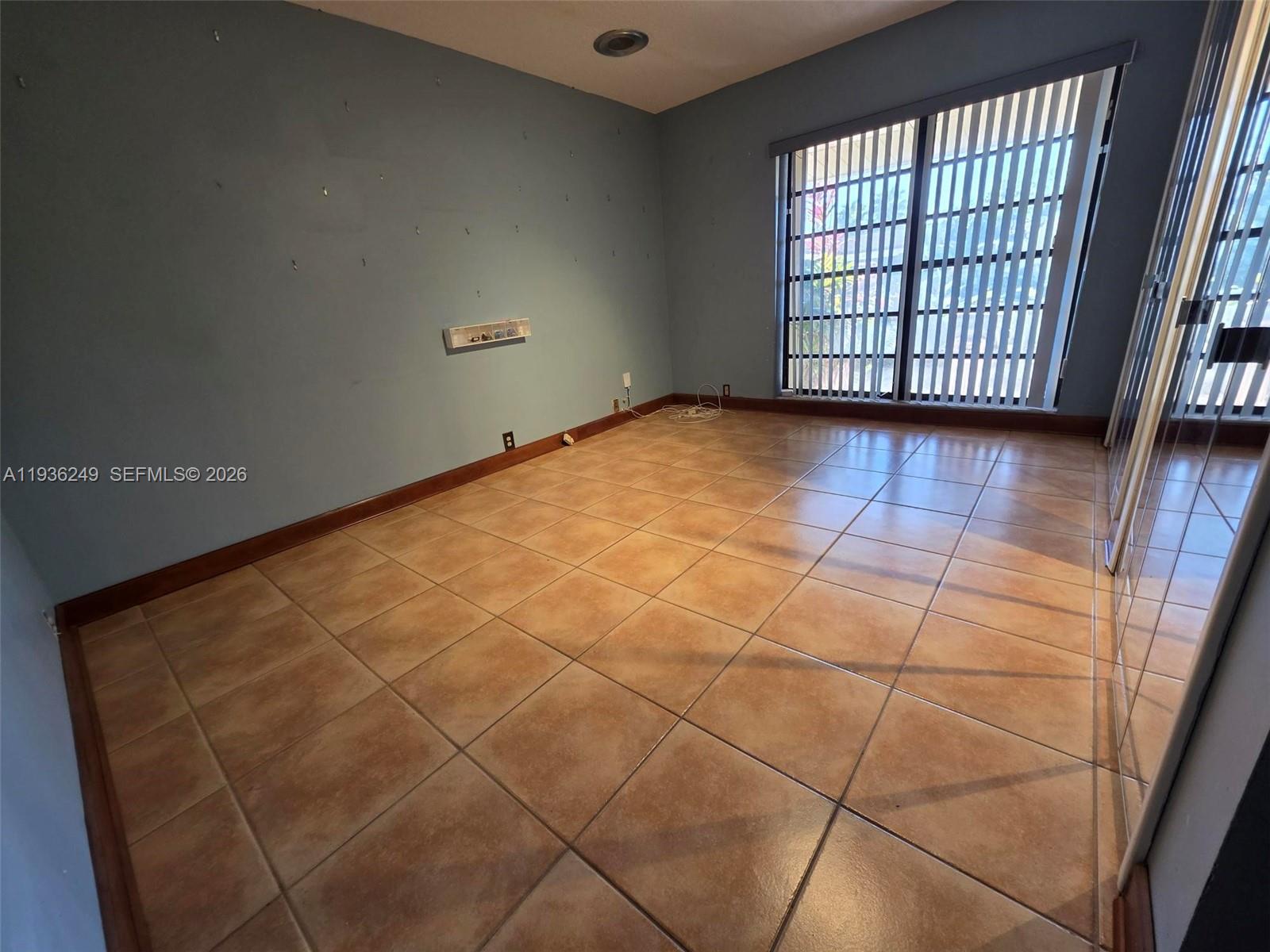 KENDALE LAKES SEC EIGHT - Residential