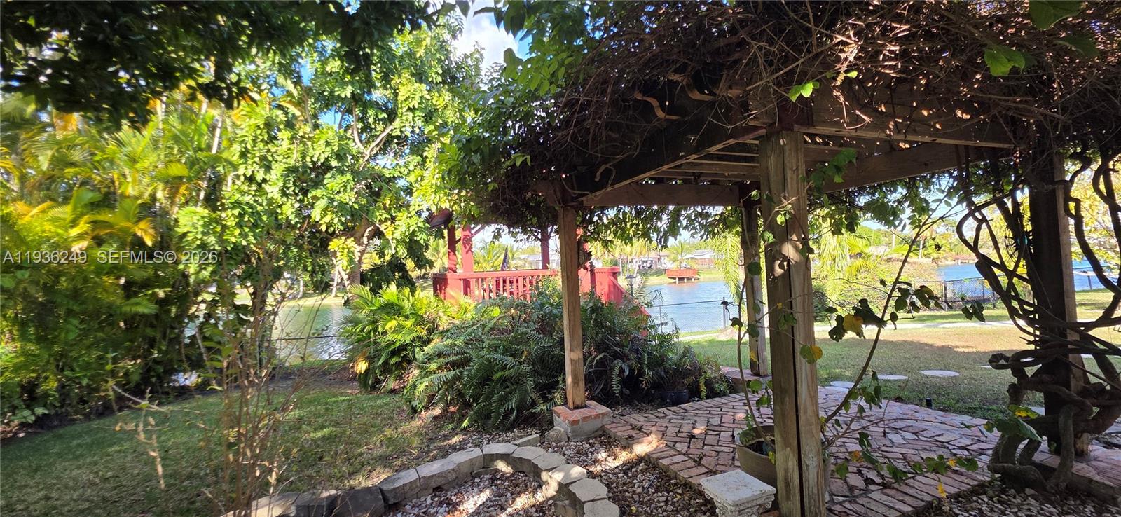 KENDALE LAKES SEC EIGHT - Residential