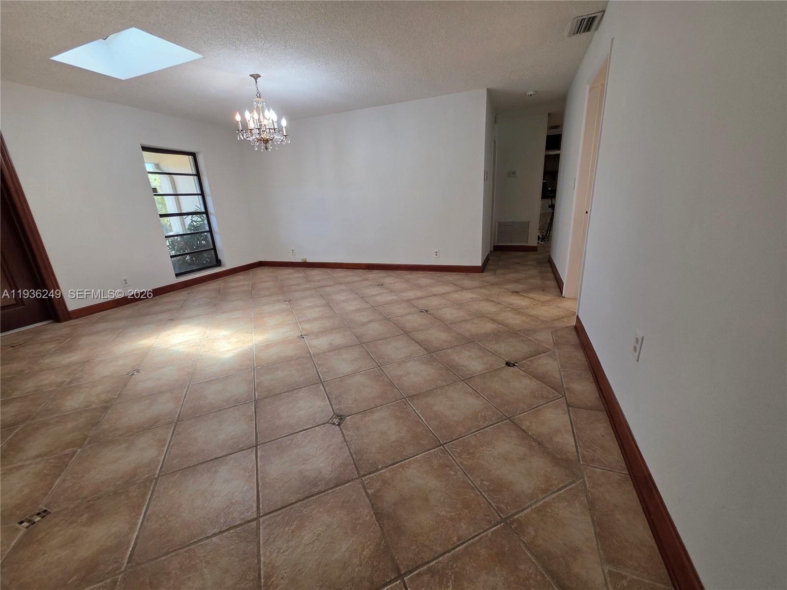KENDALE LAKES SEC EIGHT - Residential