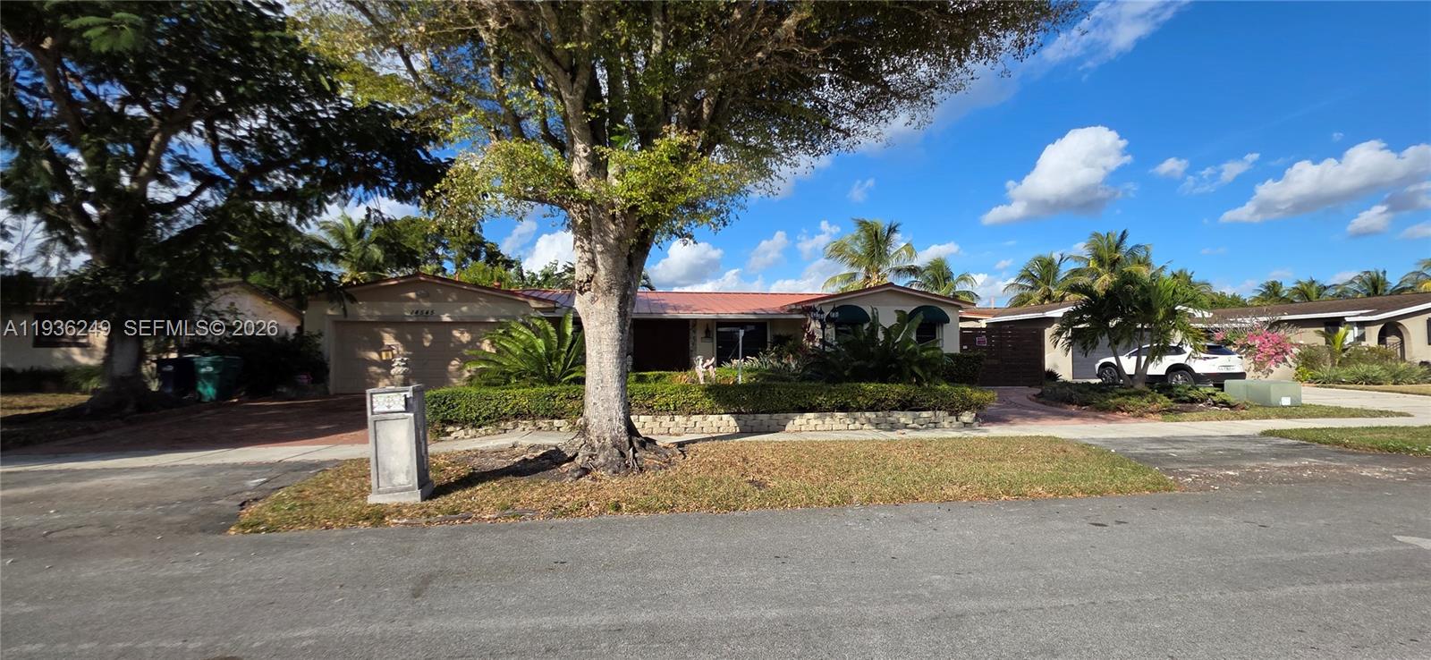 KENDALE LAKES SEC EIGHT - Residential