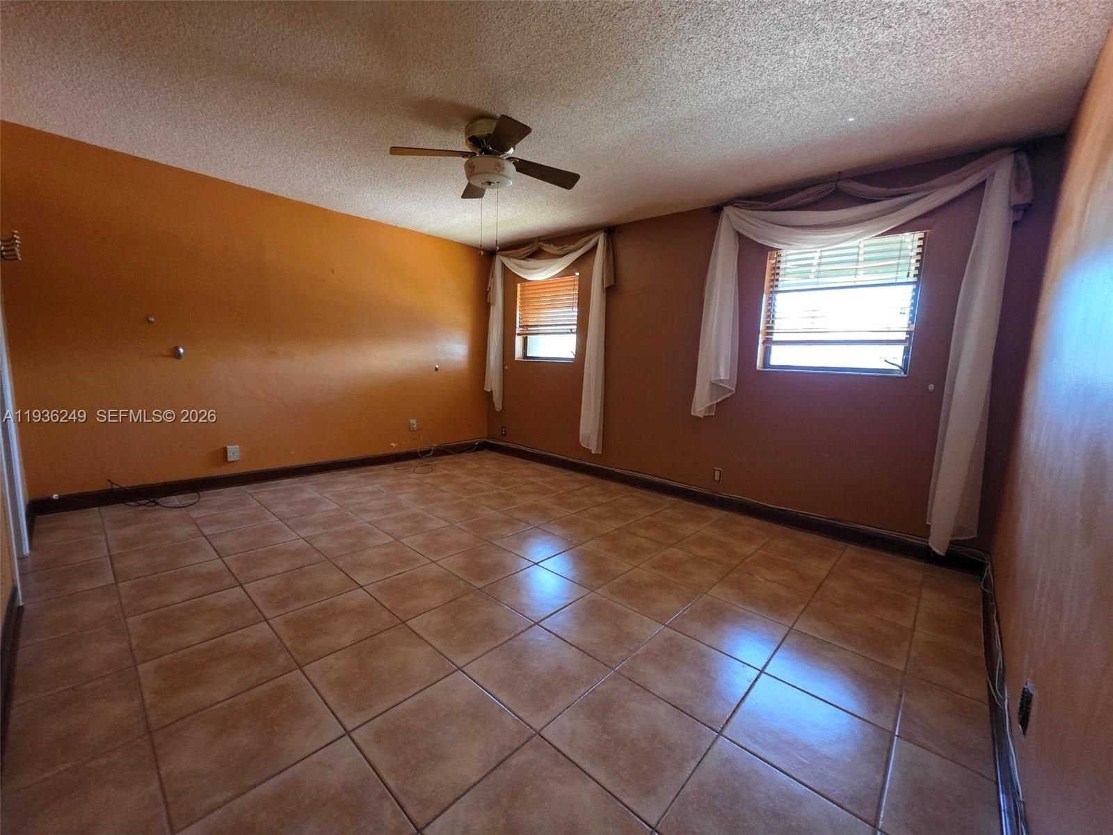 KENDALE LAKES SEC EIGHT - Residential