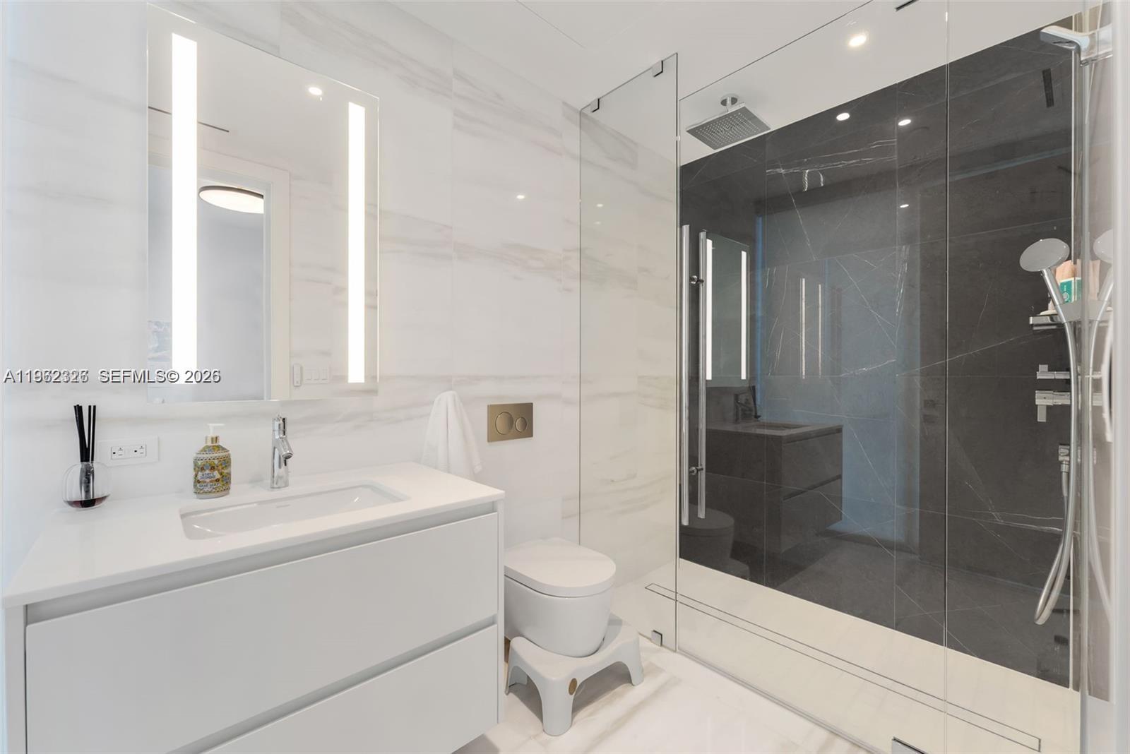 Aston Marin Residences - Residential