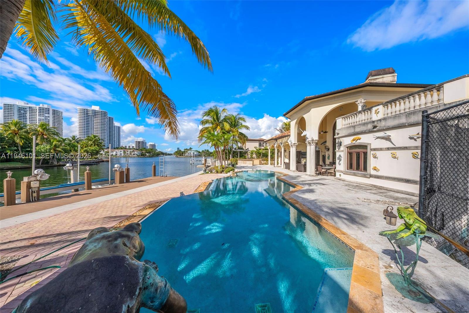 GOLDEN BEACH SEC F - Residential