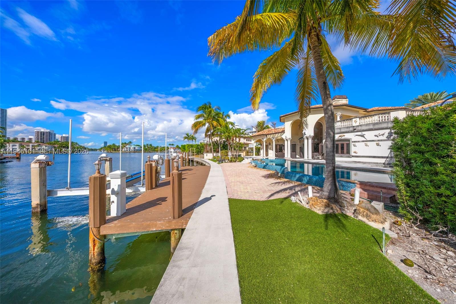 GOLDEN BEACH SEC F - Residential