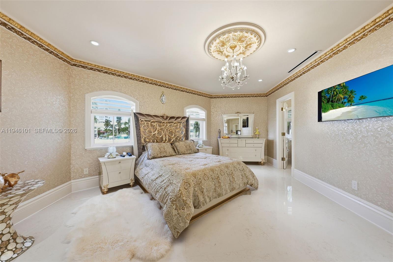 GOLDEN BEACH SEC F - Residential