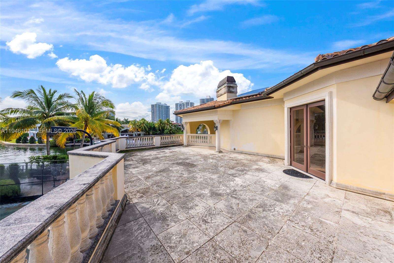 GOLDEN BEACH SEC F - Residential