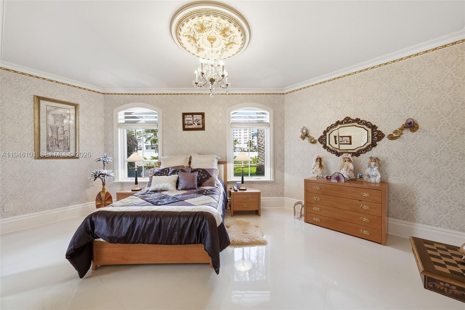 GOLDEN BEACH SEC F - Residential