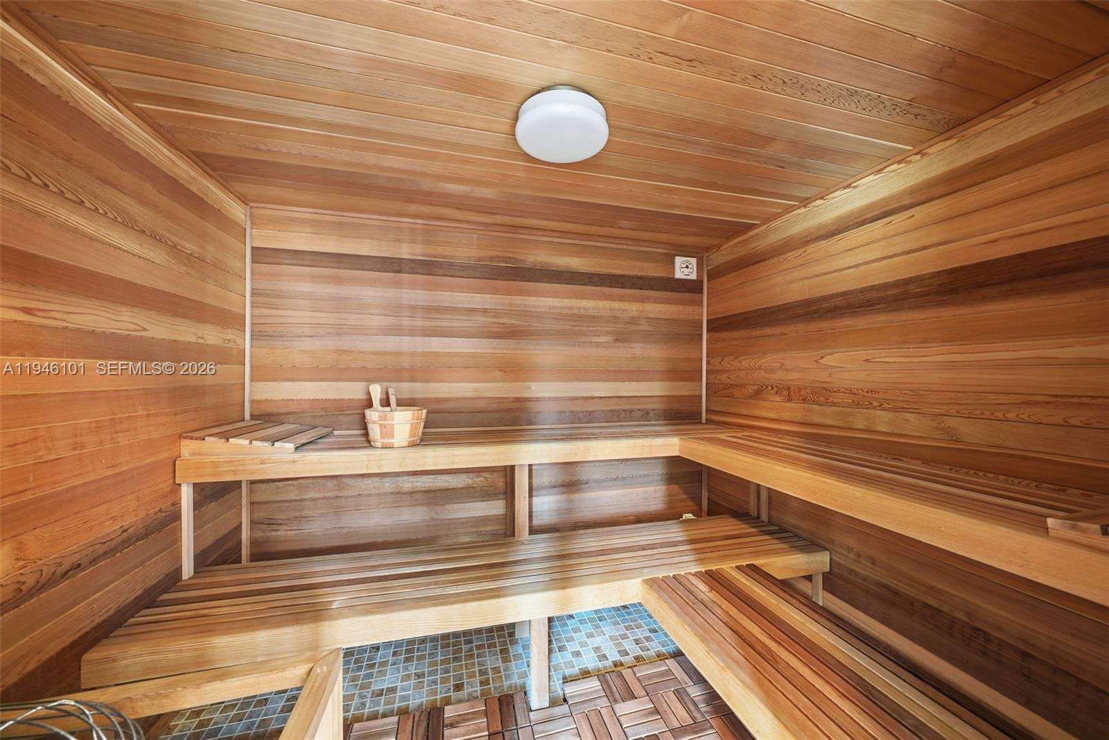 GOLDEN BEACH SEC F - Residential