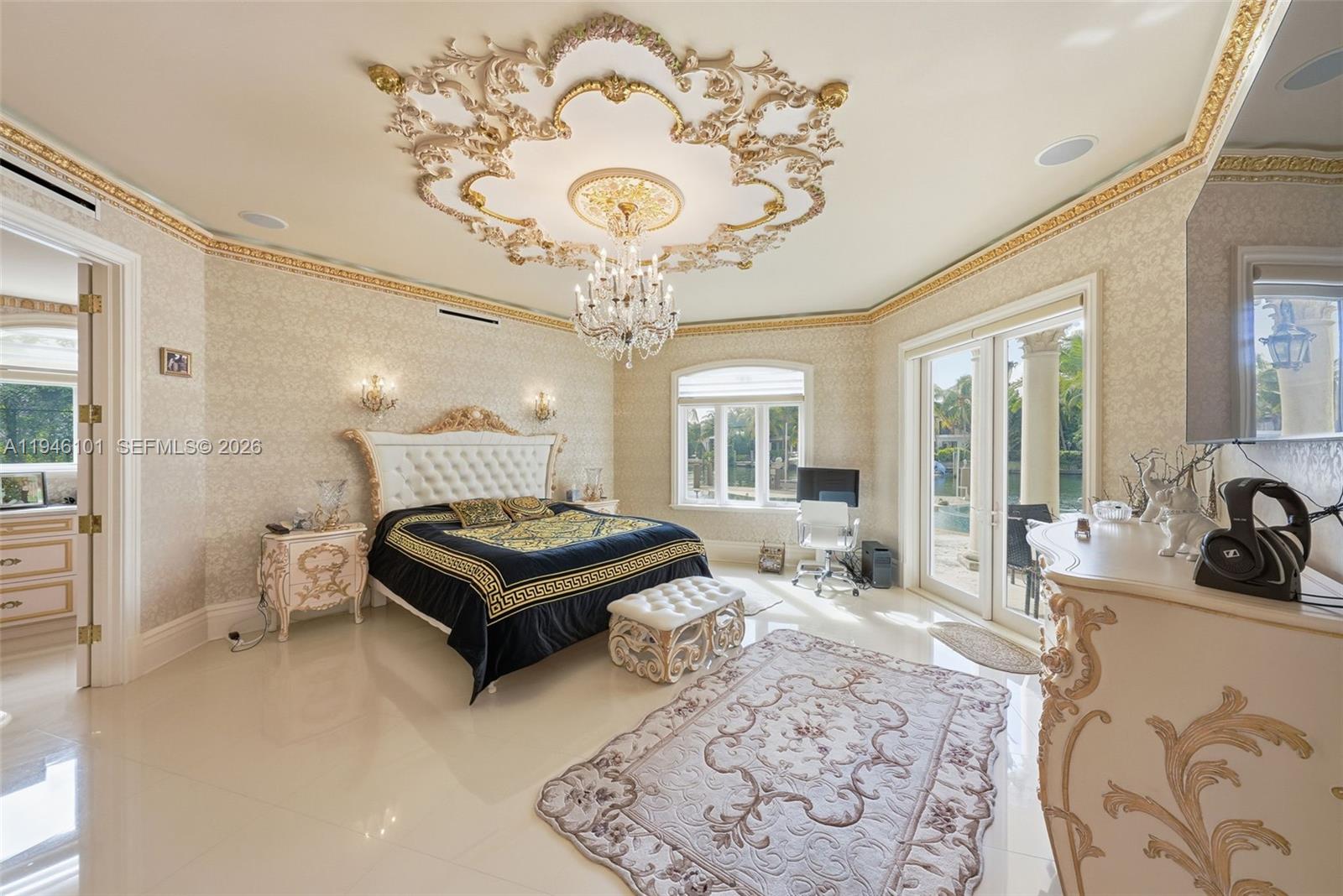 GOLDEN BEACH SEC F - Residential