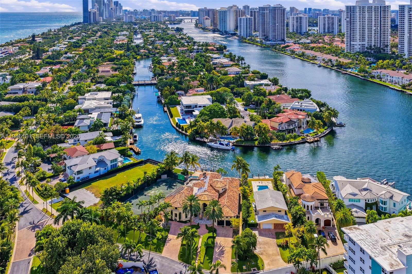 GOLDEN BEACH SEC F - Residential