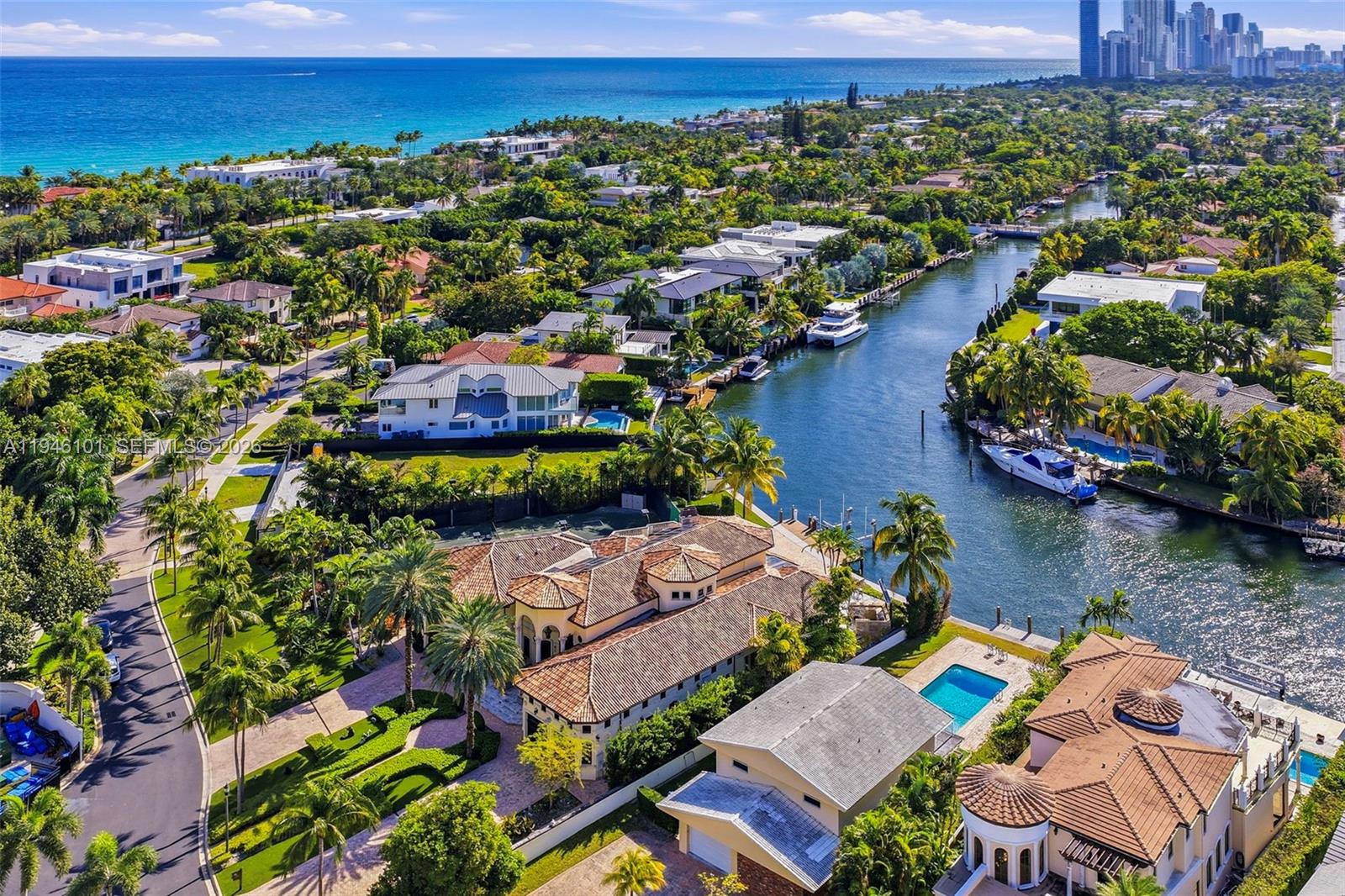 GOLDEN BEACH SEC F - Residential